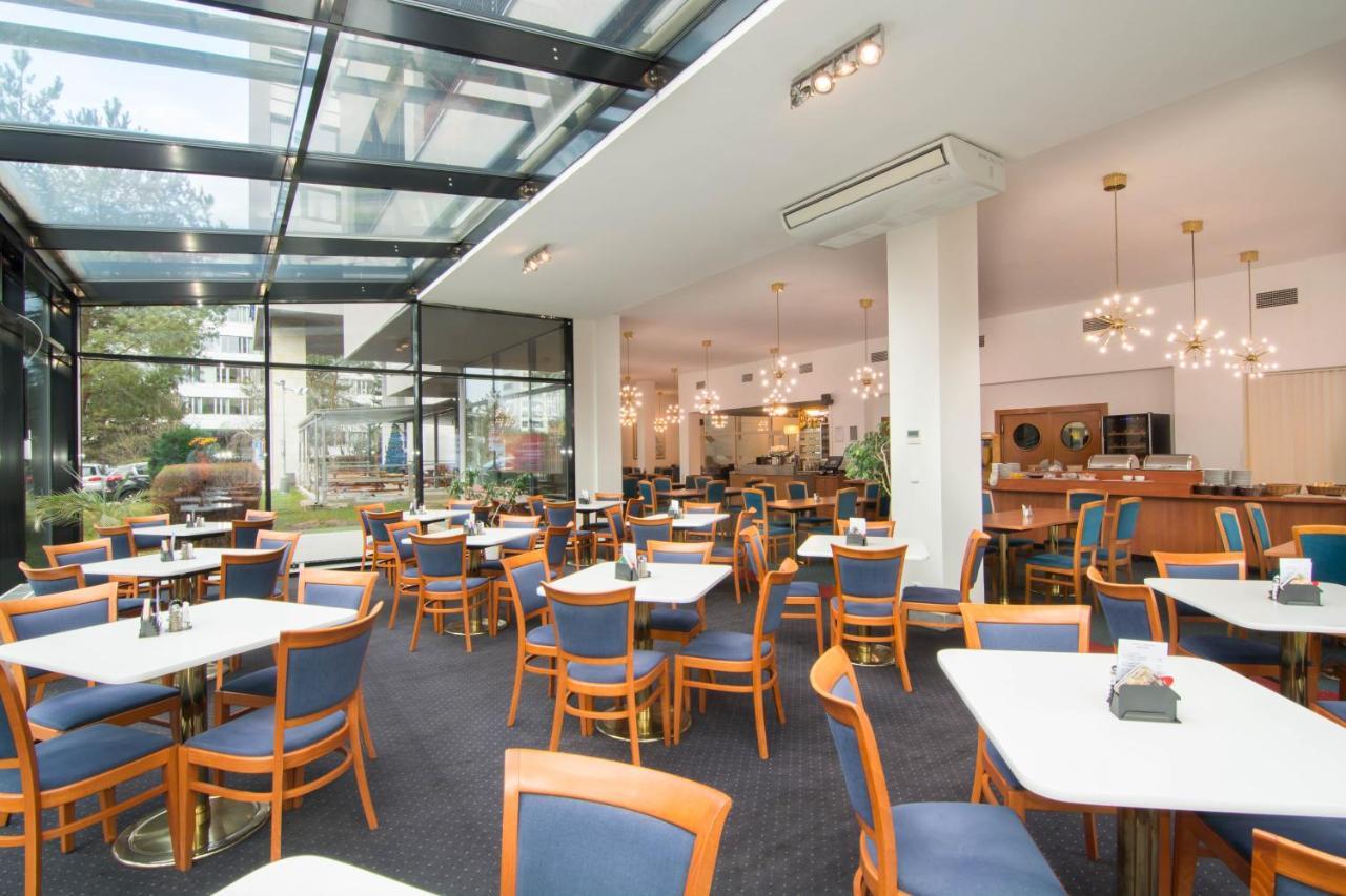 Hotel Ilf Πράγα Εξωτερικό φωτογραφία