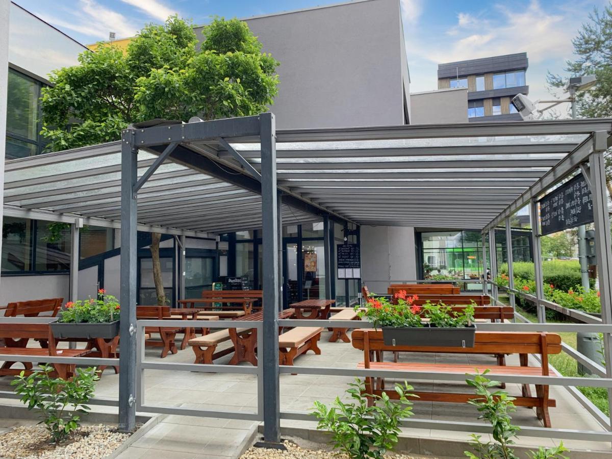 Hotel Ilf Πράγα Εξωτερικό φωτογραφία