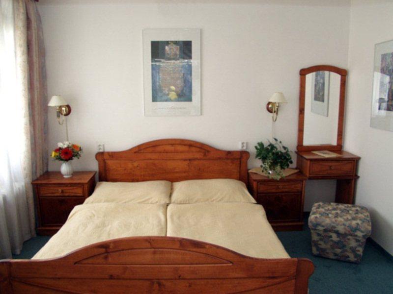 Hotel Ilf Πράγα Εξωτερικό φωτογραφία