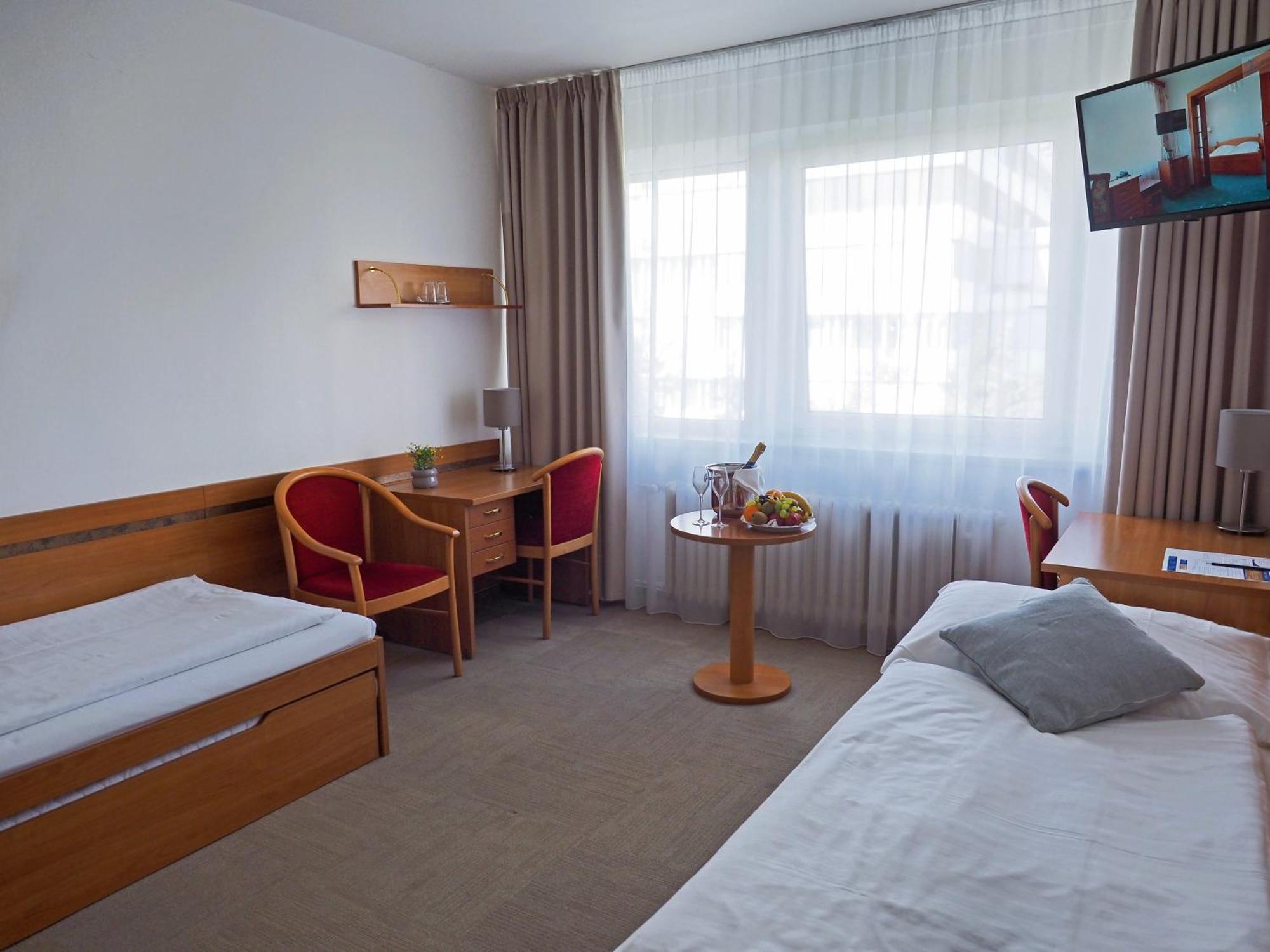 Hotel Ilf Πράγα Εξωτερικό φωτογραφία